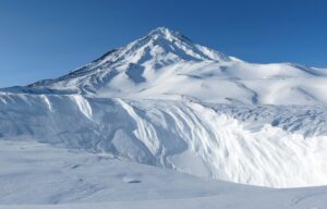 koryaksky volcano, kamchatka, winter-2790656.jpg